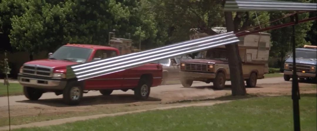 票房16亿，这部央视经常重播的顶级灾难片，上映23年无人能再复制