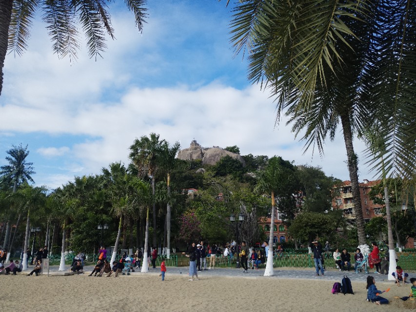 厦门人穿拖鞋短袖,厦门人冬天的穿着