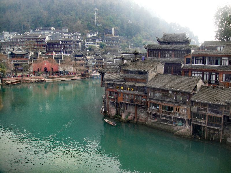 凤凰古城风景优美漂亮,凤凰古城被谁称作是最美的小城