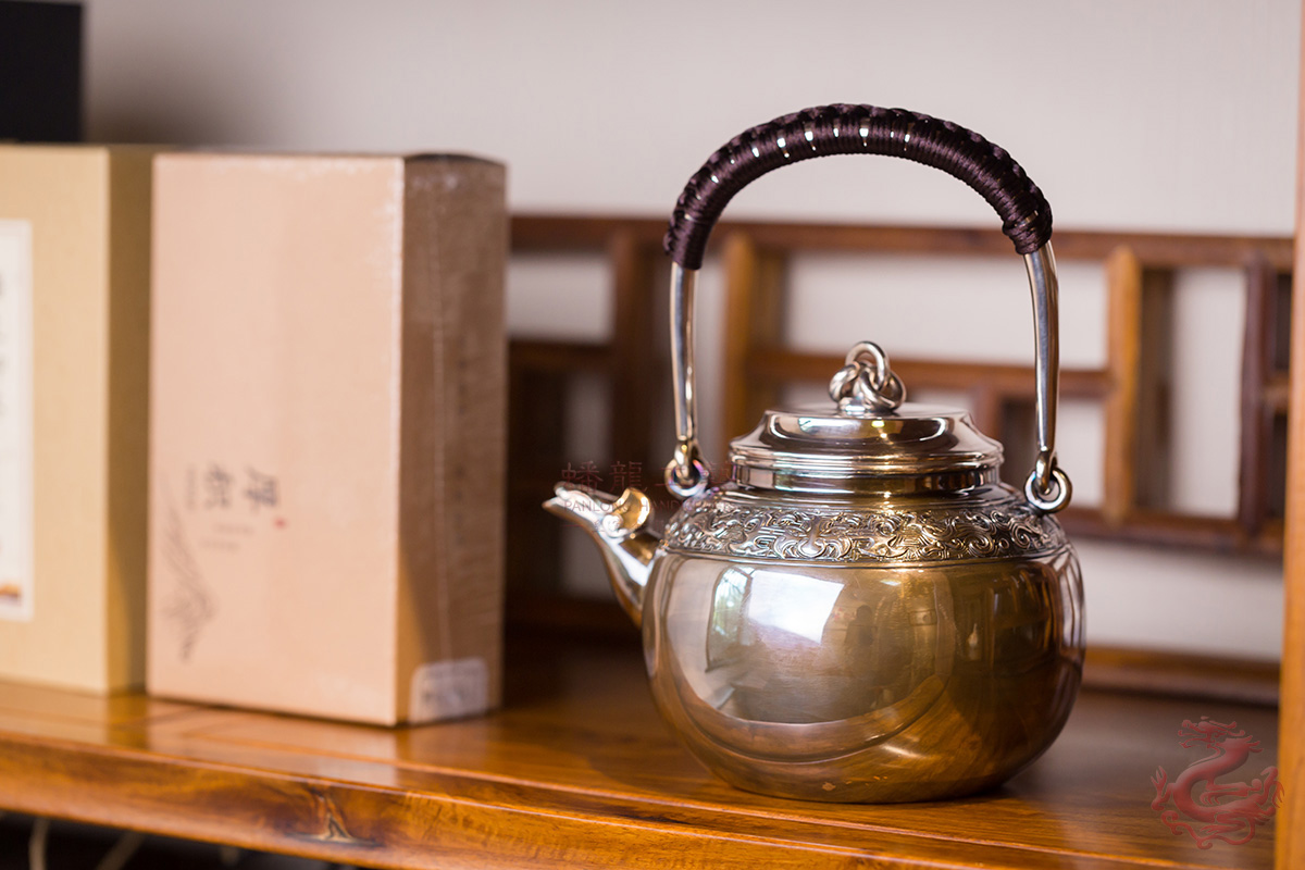 喝茶的人为什么都要有一把银壶,喝茶要银壶吗