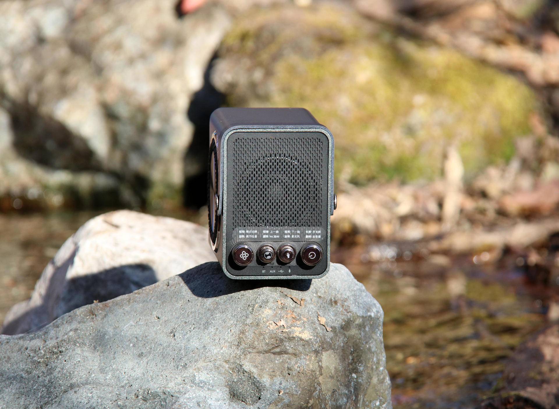 高颜值+好音色+K歌欢唱，金刚6便携蓝牙音箱随身携带的ktv