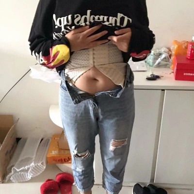 冻龄女神秦岚蕙质兰心气质出众,秦岚的穿搭一直都是独树一帜