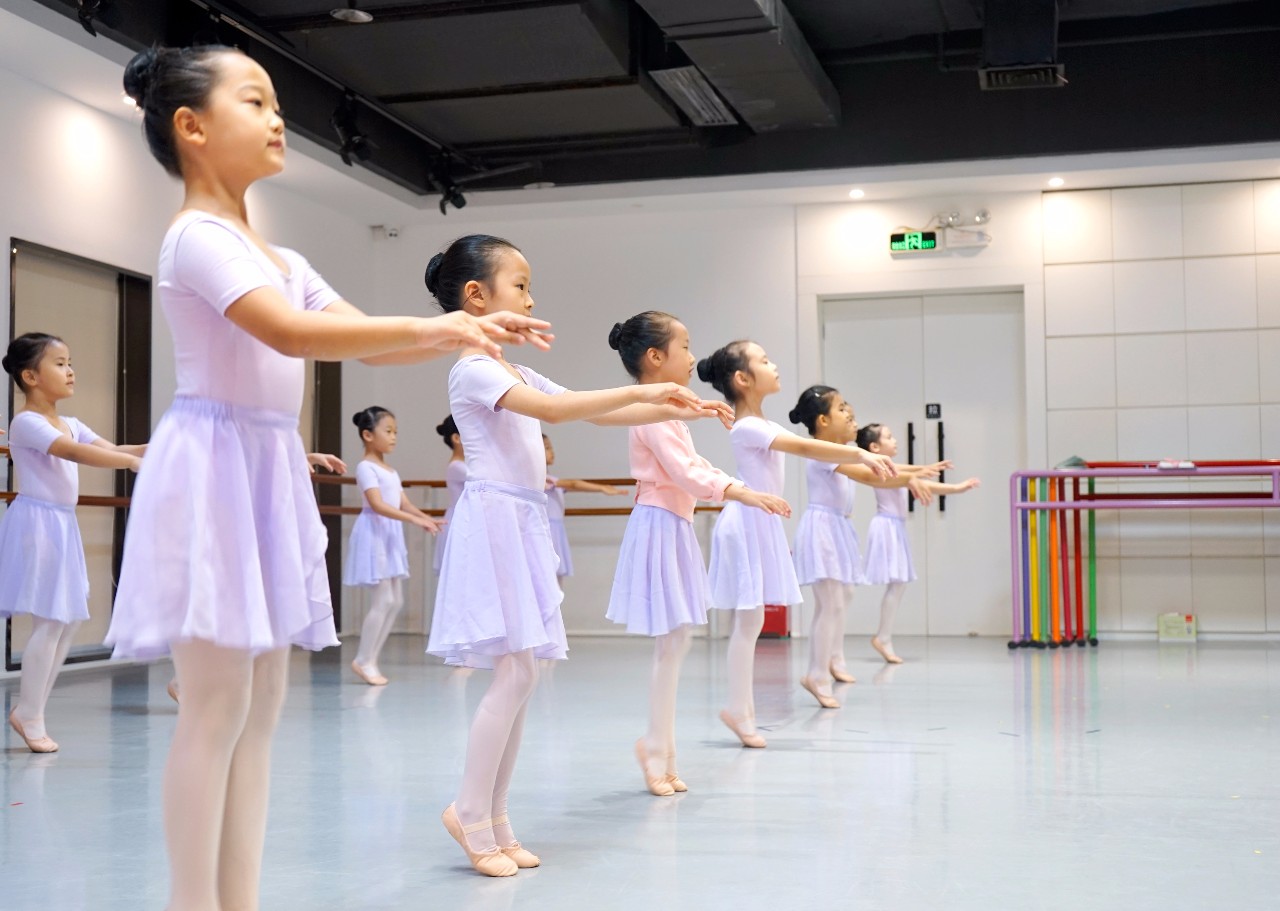 公开课|孩子觉得压腿会疼不愿意练习怎么办？