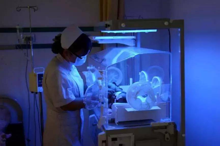 10天的宝宝黄疸19严重么,宝宝长黄疸家长应该如何正确处理