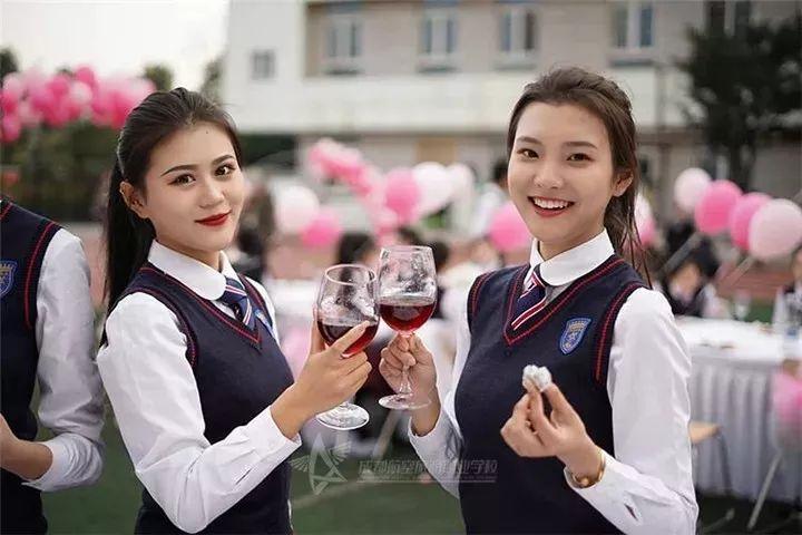 成都航空旅游职业学院中专就业,成都航空旅游职业学校招生