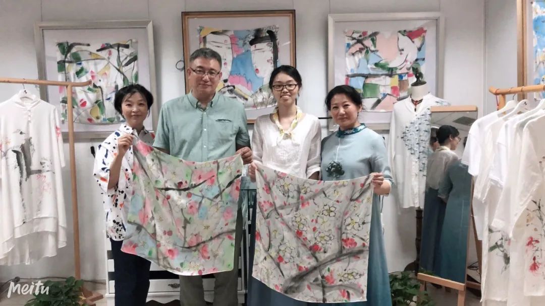 丹青丝韵——张智棟中国画丝巾绘画课堂第一期活动掠影