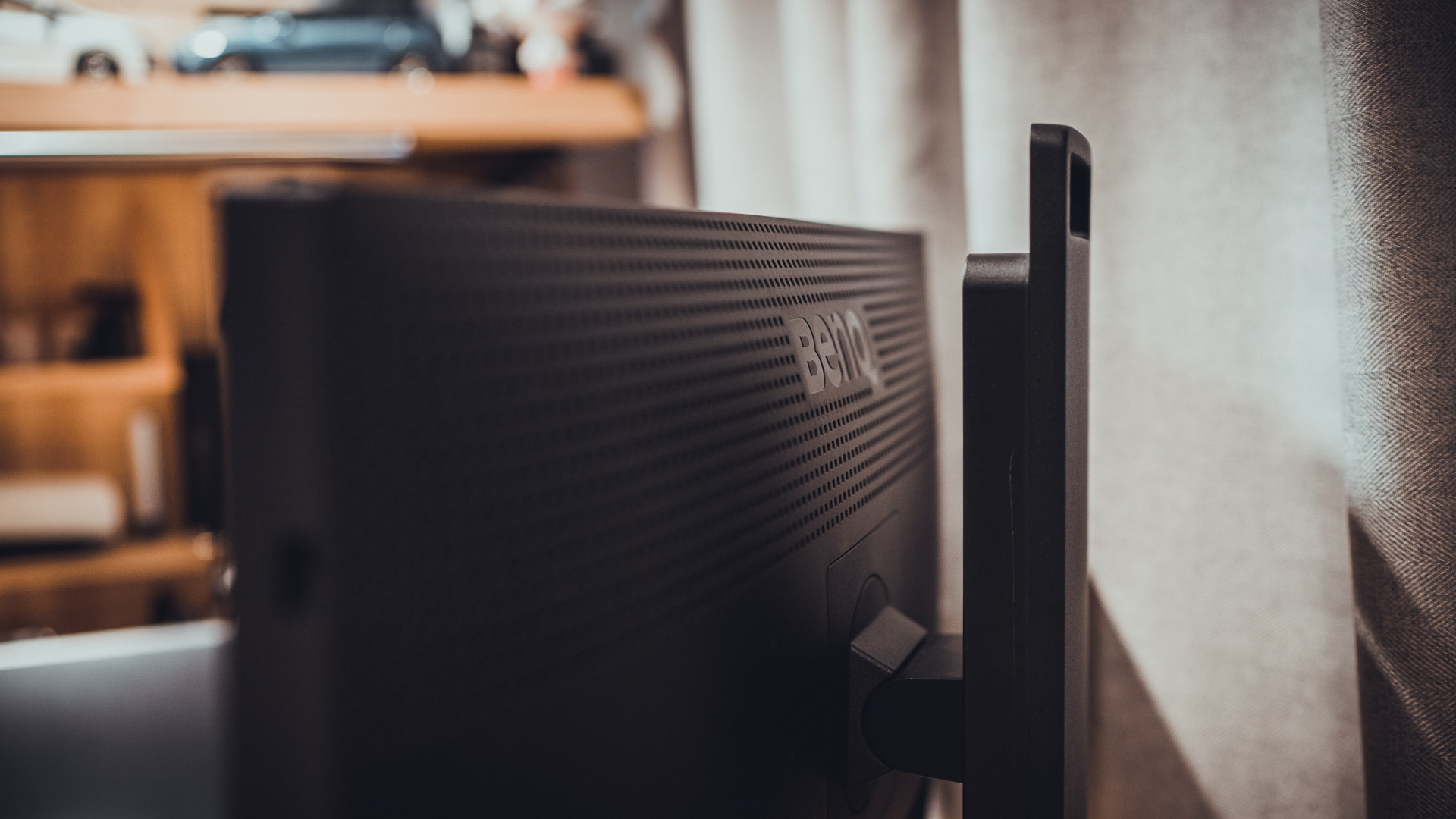 明基显示器sw270c与sw270pt区别,明基sw270c显示器提示校色