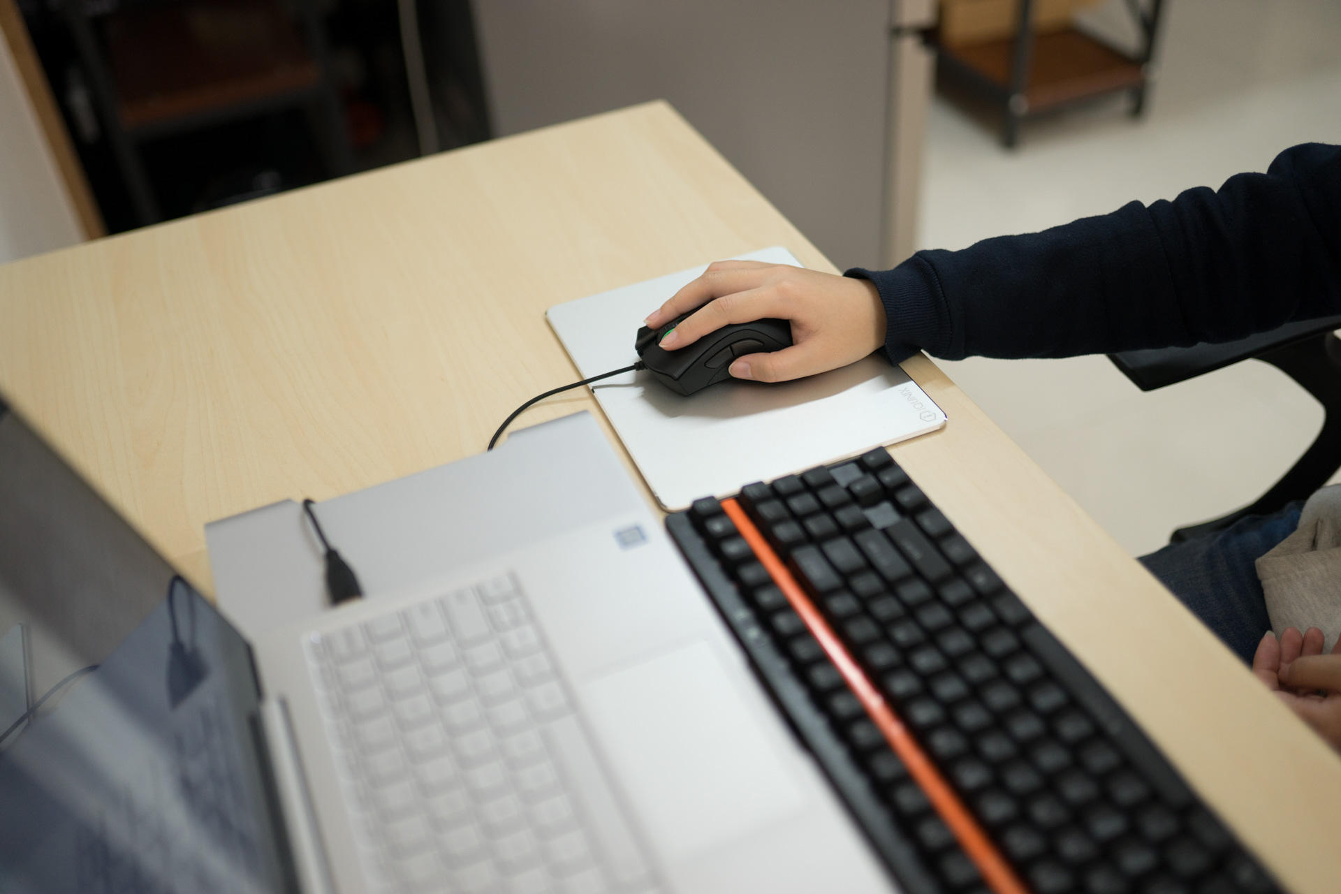 雷蛇炼狱蝰蛇鼠标用的什么微动,razer雷蛇鼠标炼狱蝰蛇标准版