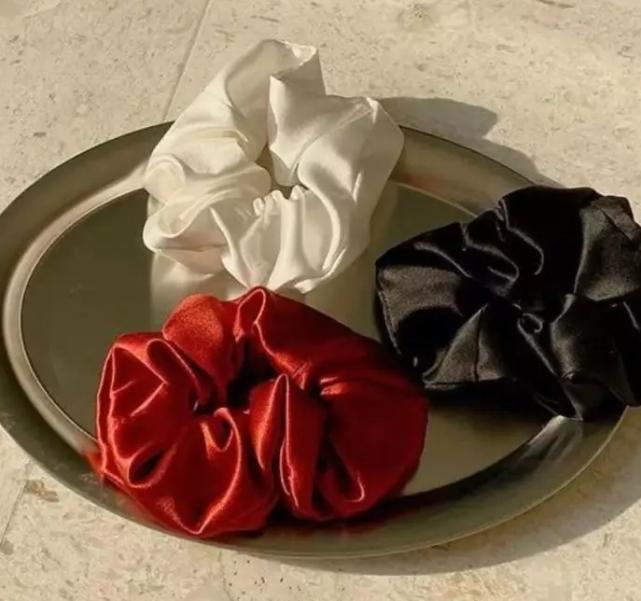 如何挑选真正的真丝睡衣,必买的几款睡衣