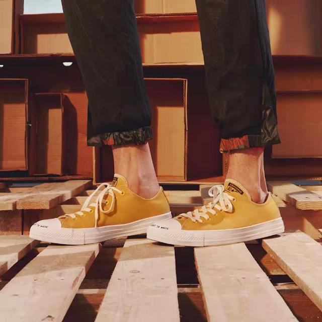 帆布鞋百搭是哪种颜色,帆布鞋经典百搭款