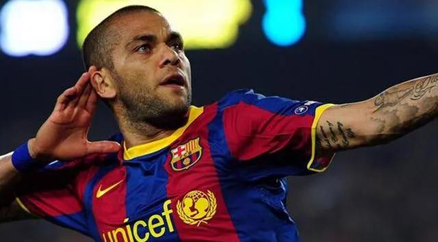 足球场激情战术,现役11人最强足球球员组成的阵容