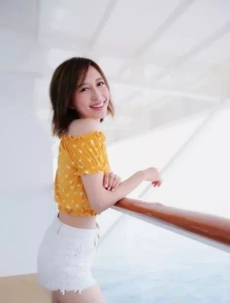 tvb力捧小花拍戏被偶遇,tvb实力小花入行16年宣布离巢