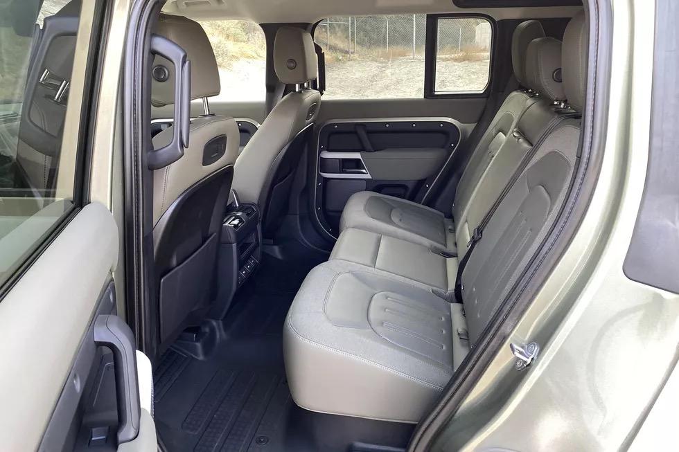 2023款路虎卫士110p400x驾驶感受,2024款路虎卫士110版测评