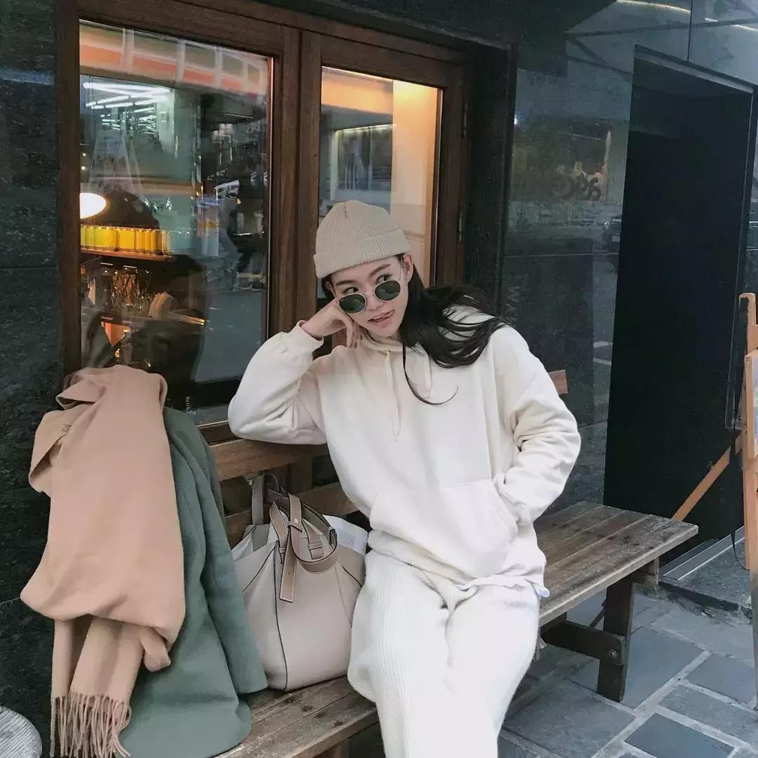 60-70岁高档奶奶装阔腿裤,最流行的奶奶裤人手必备一条