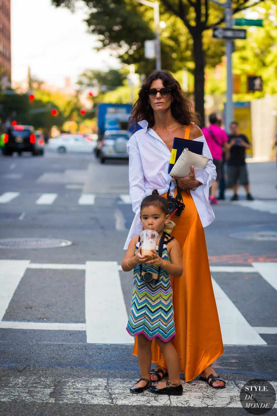 T恤穿腻了?想要时髦又遮肉,春夏白衬衫应该这么洗和这样穿