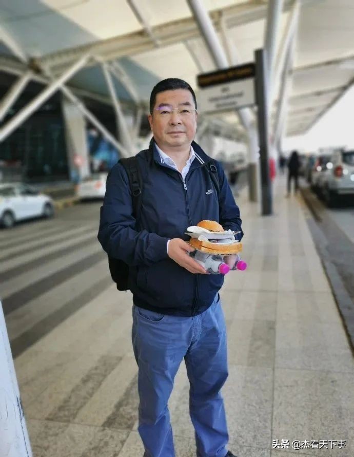 抢劫押运车的电影街头火拼,抢劫lv搞笑视频