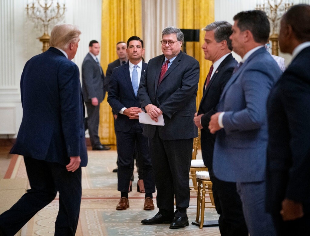 骚操作，线人秘密与FBI合作调查通俄门，结果身份被司法部长泄露