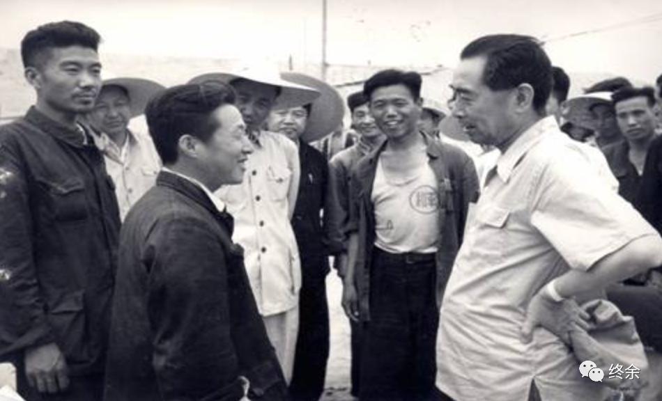 ​通县民工在怀柔水库建设工地