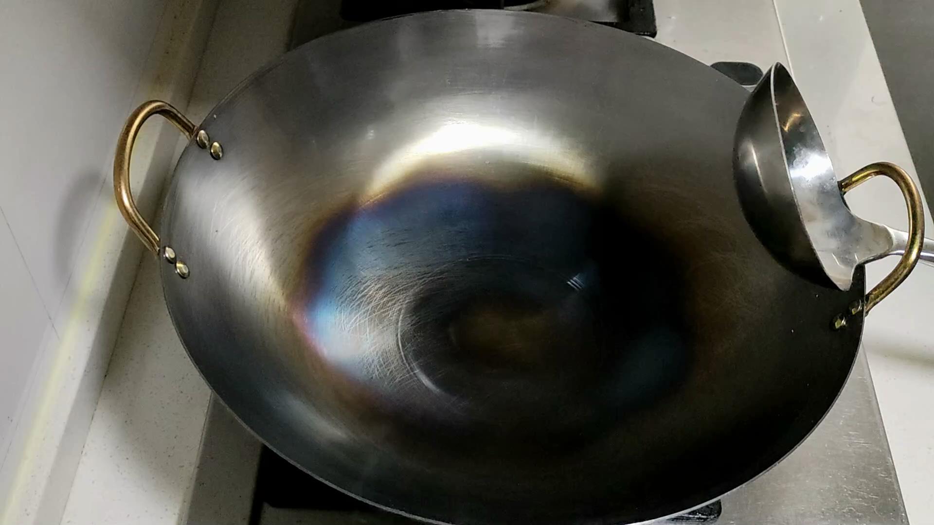 有不粘涂层的铁锅要不要开锅,旧铁锅开锅正确方法不粘锅