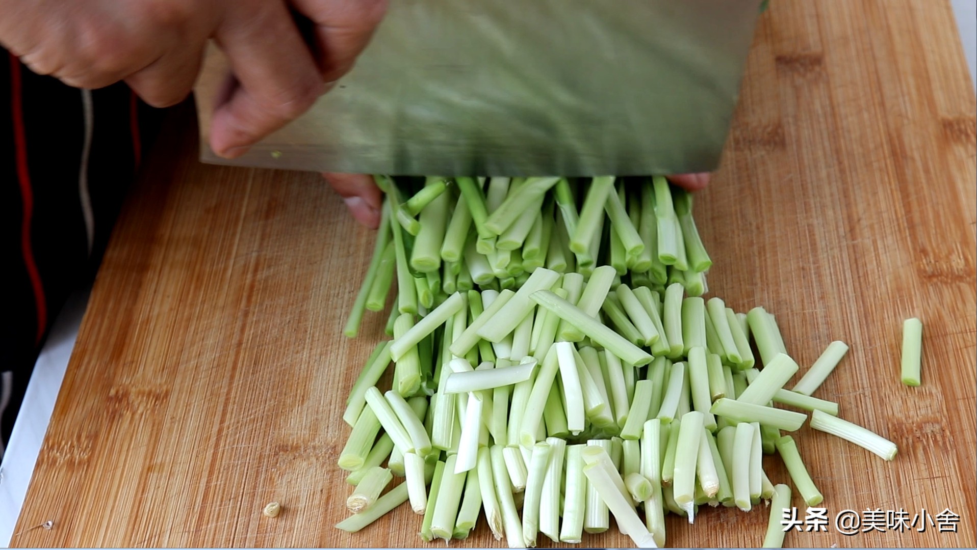 腌韭菜最好吃的做法,腌韭菜即食家常做法