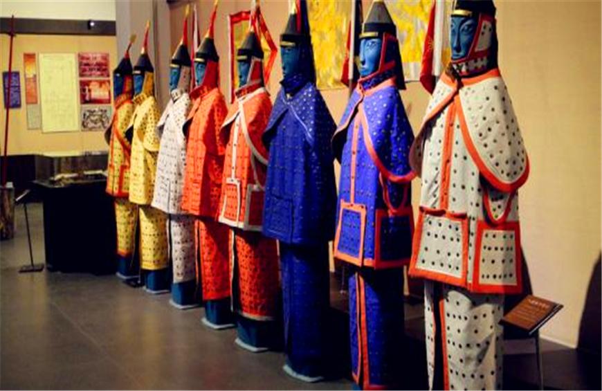 清朝有位大人物，和珅见了都要磕头！只因他是八旗旗主