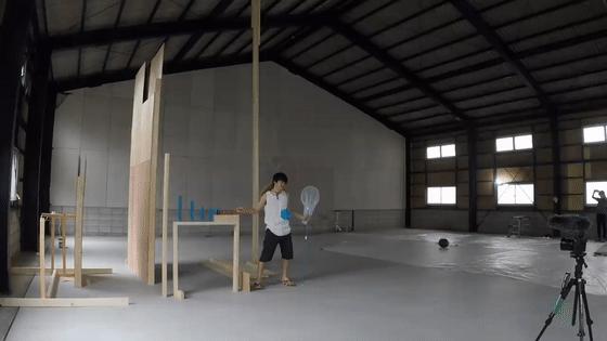 在房间里发射10000颗爆米花,这位日本人真是被居家隔离憋坏了