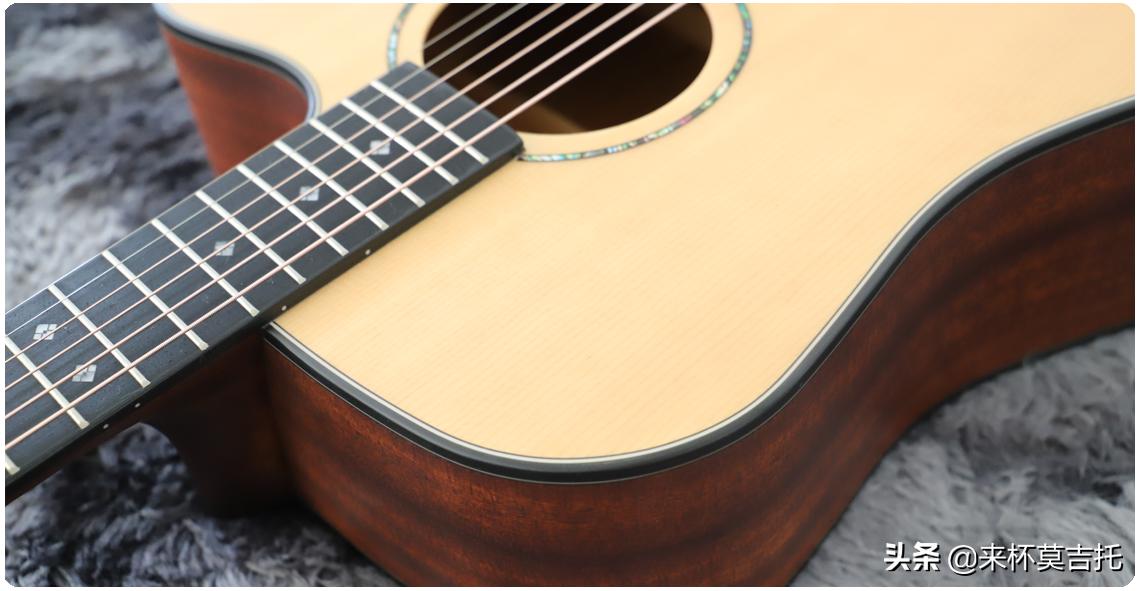 完美大学生活，从加入吉他社开始，老司机教你如何选入门吉他