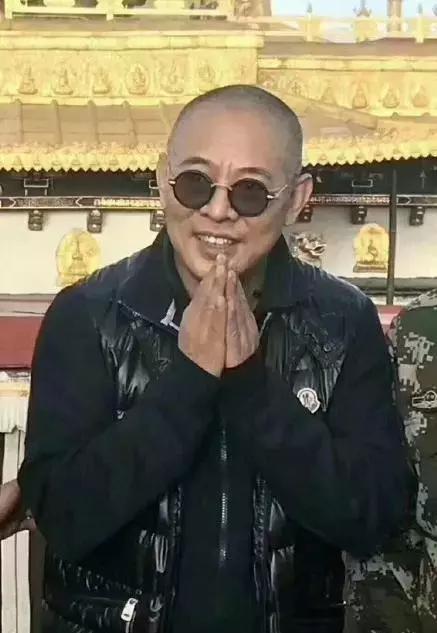 李连杰衰老像80岁老人,李连杰八十岁老态