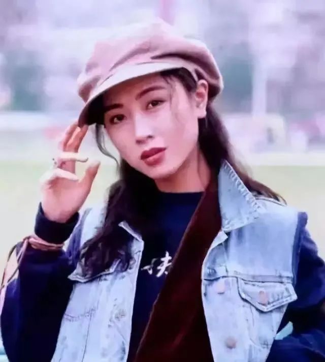 夜店出来的明星，男友女友换着玩，却被拍在沙滩上？｜人物计划26