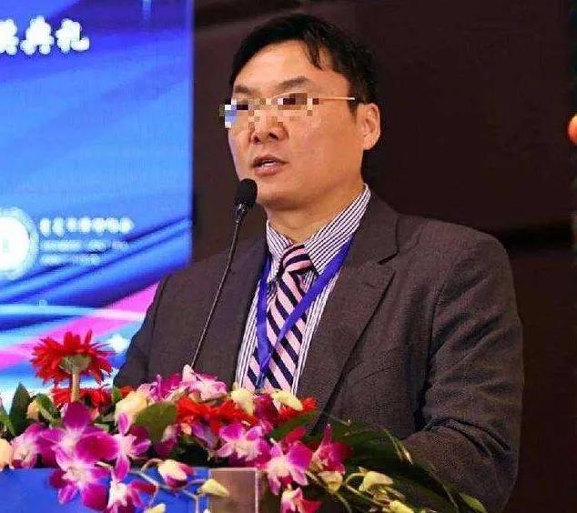 范伟和鲍毓明关系,鲍毓明养女性侵案有结论吗