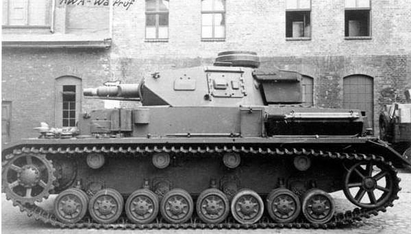 在坦克世界用了4号G，就可以尽情地魔法跳弹了