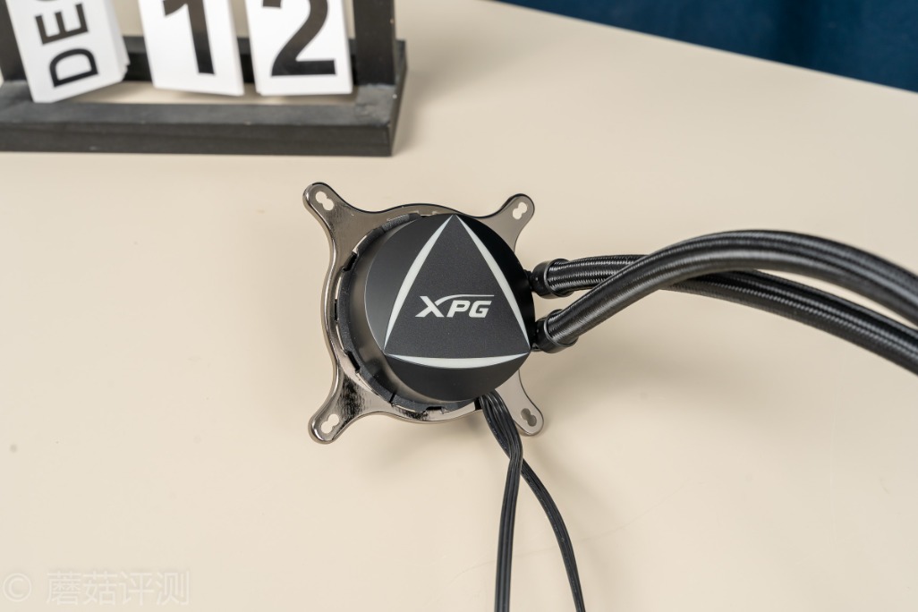 最好的240水冷评测,240分体水冷和240一体水冷对比