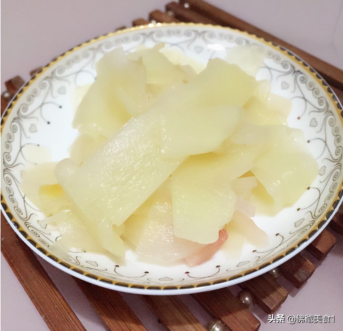 夏天每天早上吃三片姜有什么好处,每天3片醋泡生姜坚持一个月