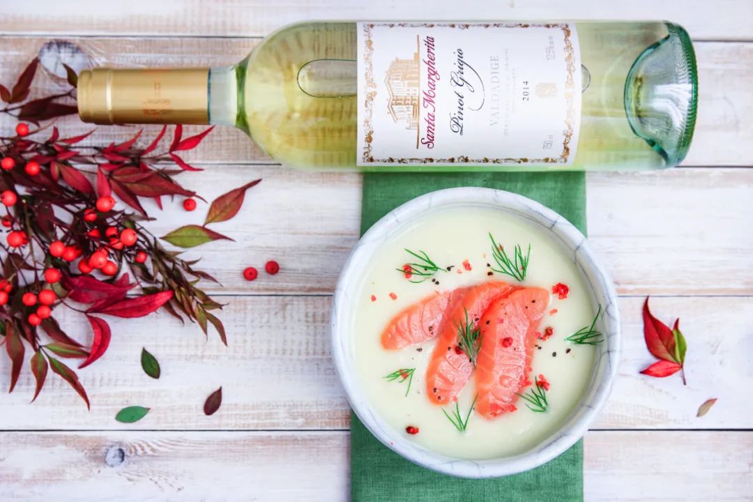 想要汉堡更好吃？赶紧搭配一杯葡萄酒！|富隆酒业