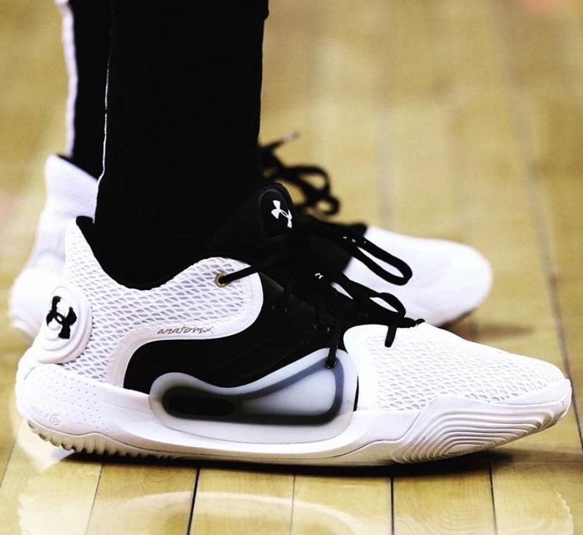 NBA球员上脚：开拓者球员的球鞋，阿里扎穿科比签名鞋