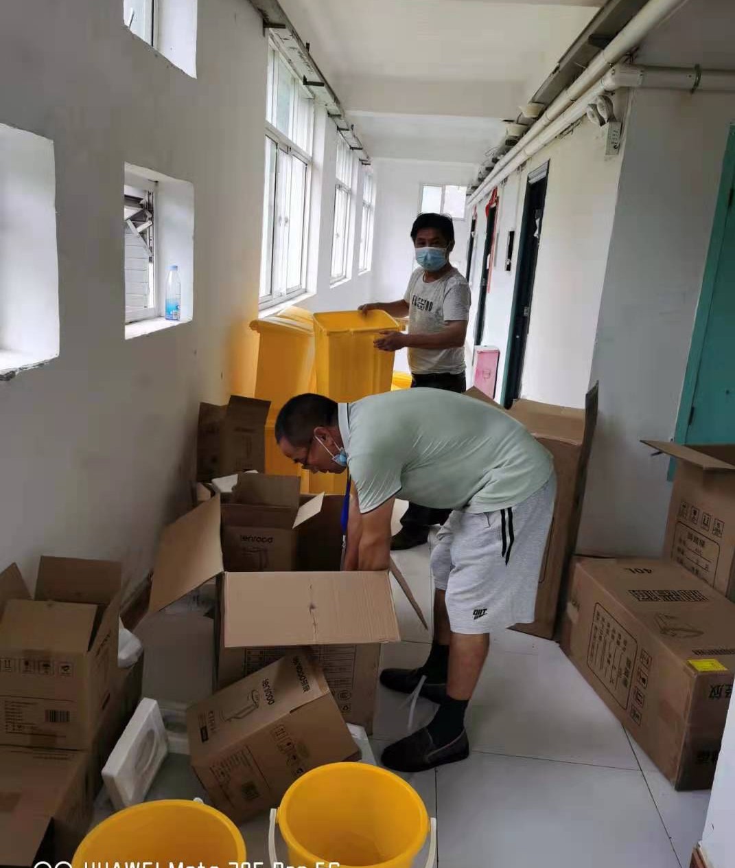 奋战疫情一线的医护们,抗击疫情奋战一线医护