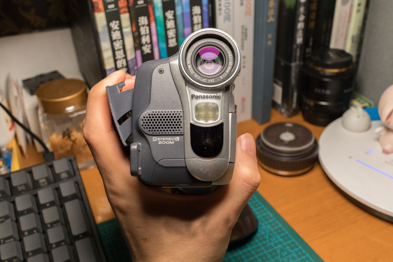 老款磁带dv摄像机工作原理,手持dv磁带摄像机