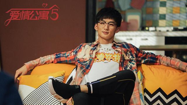 爱情公寓5演员采访神剧亮了,爱情公寓5采访哭了