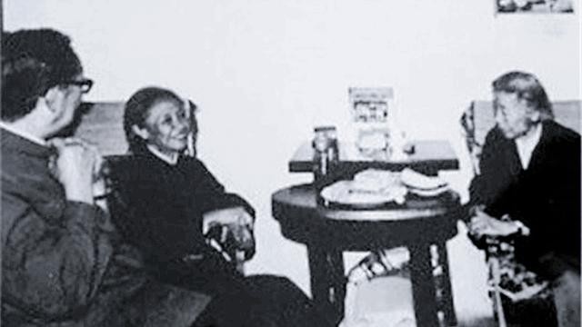 84岁扫地大妈捐24亿,北京扫地大妈捐24亿后续