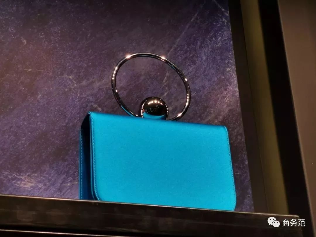 包女高级感轻奢上档次ysl,ysl腋下包轻奢小众高级感