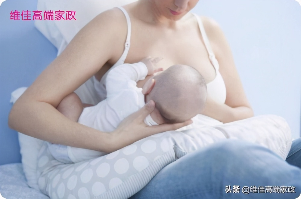 哺乳期的妈妈要保持营养丰富均衡，才能充足优质的母乳提供给宝宝