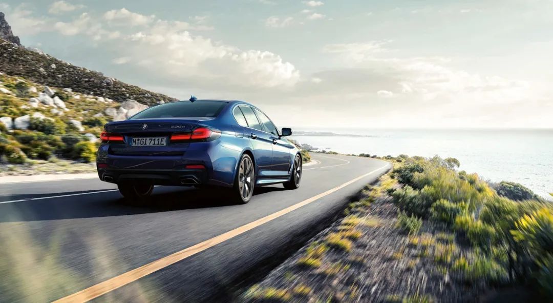 开宝马3系怎么说自己开什么车,现实中开宝马3系是什么水平