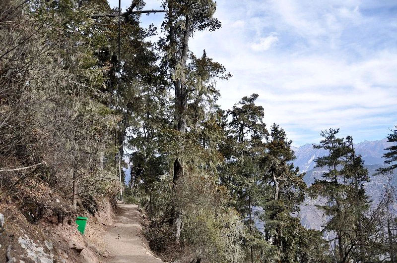 雪山脚下的雨崩村徒步,雨崩村徒步之旅
