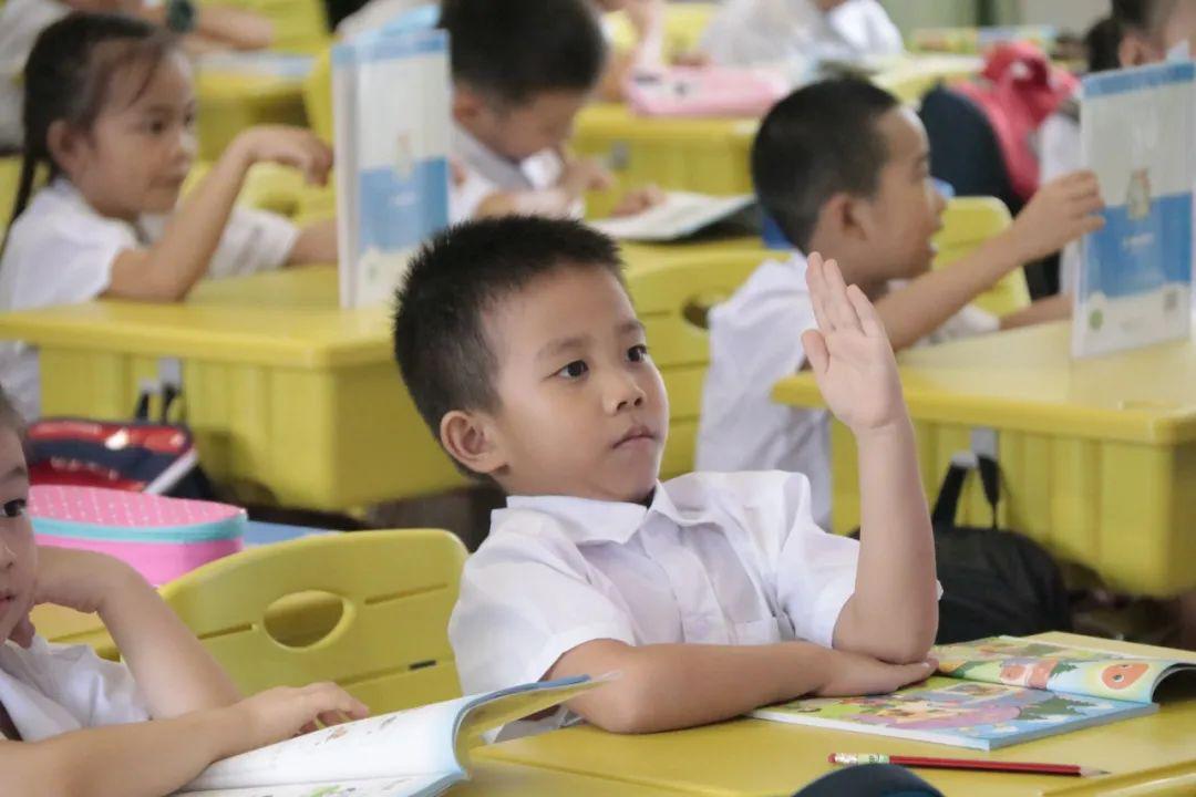 聚四海英才之荟萃，光明这所高标准学校正在崛起