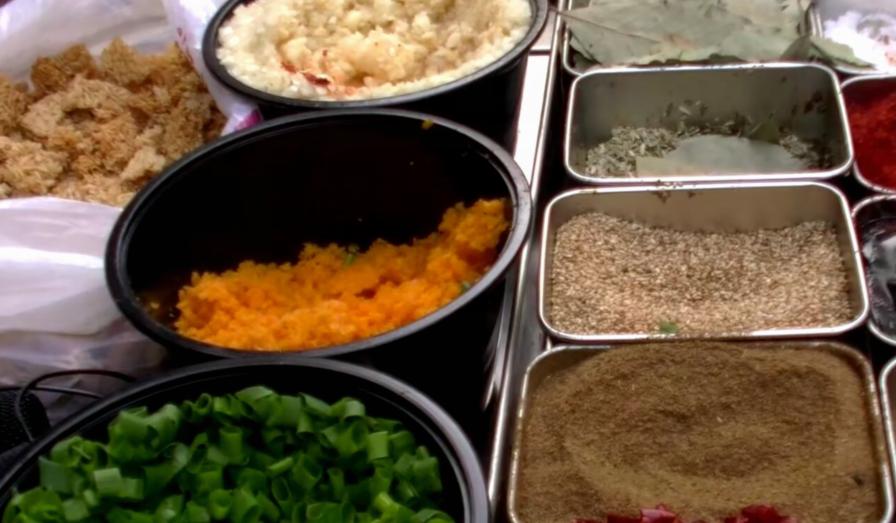 大学生暑期摆摊卖什么小吃,在校大学生摆摊卖小吃