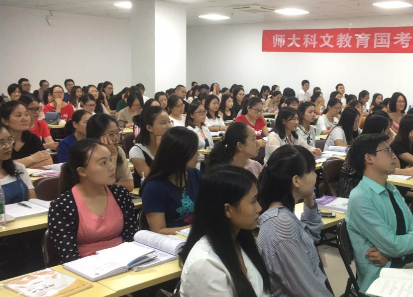 为什么现在报考教师的人少了,为什么报考教师资格证一直待审核