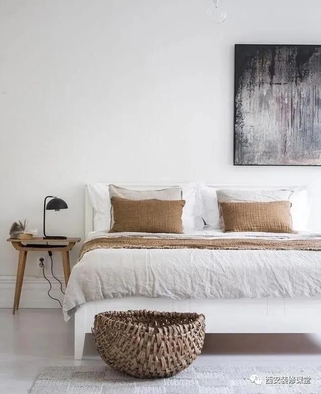 床头柜挡衣柜门？这些办法解决