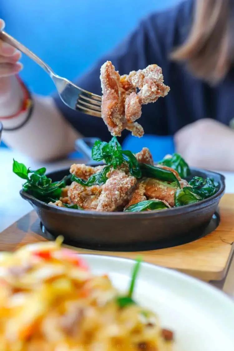 屁屁猩拍了拍你，并递出一张50团100代金券