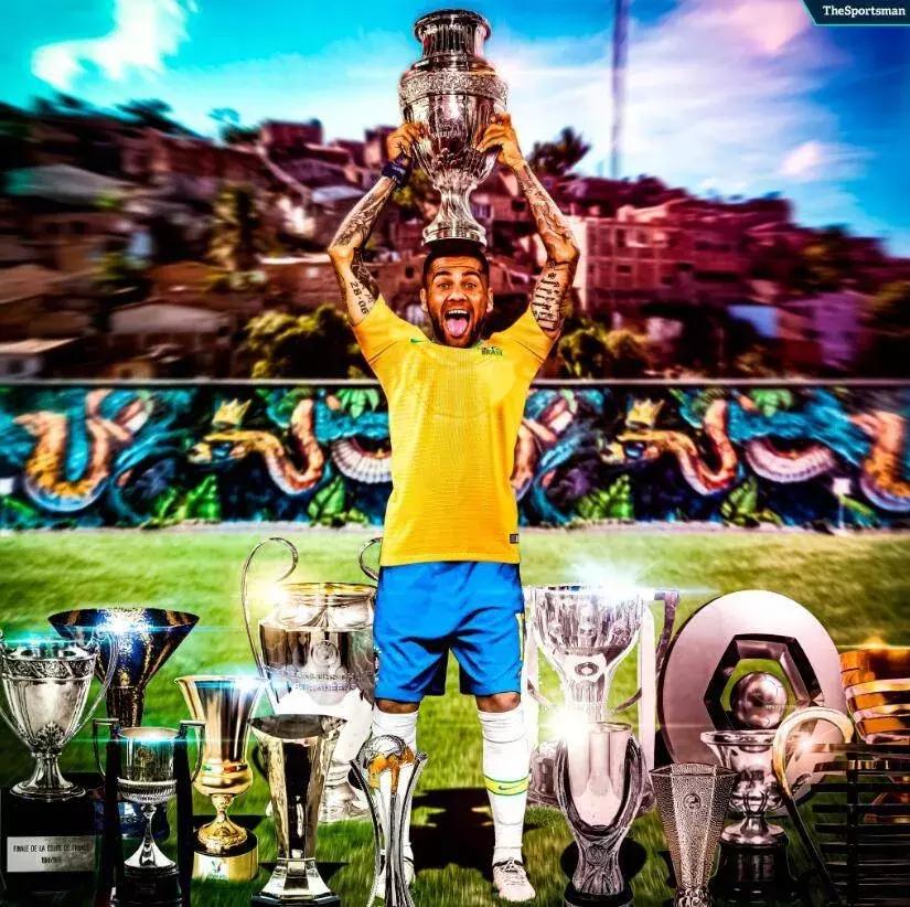 颤抖吧世界足坛！桑巴军团强势归来，三年前曾被斥为最差