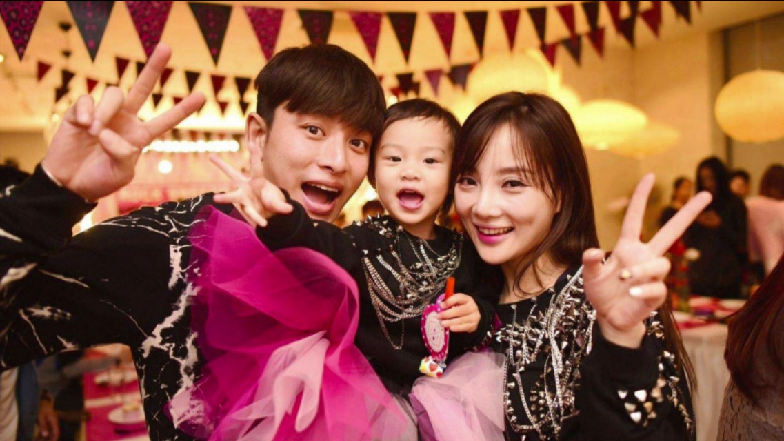 娱乐圈奉子成婚的有哪些,盘点娱乐圈没结婚但有固定伴侣